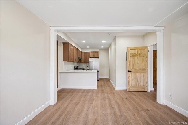 Photo - 32-50-50 87th St