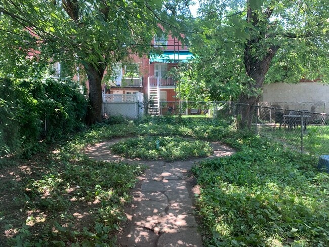 Building Photo - 9007 70th Dr Unit 1st floor