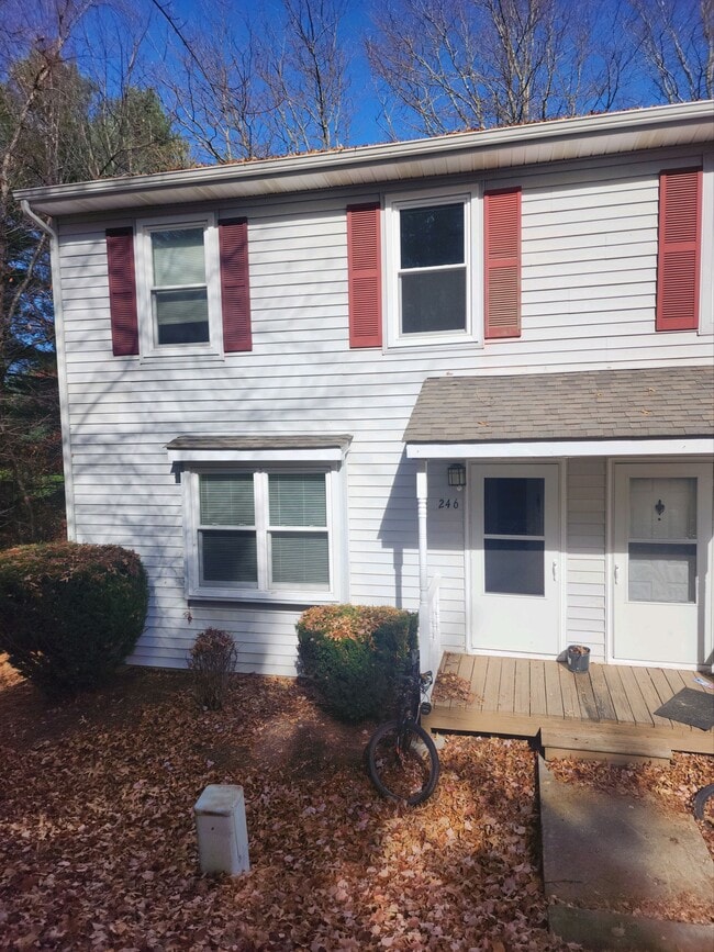 Building Photo - 246 Pheasant Run Dr Rental