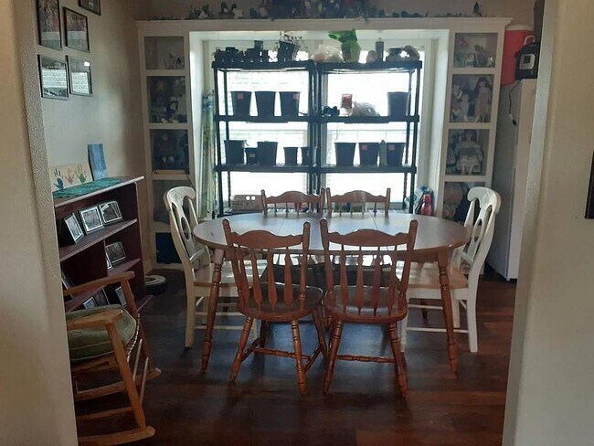 Photo - 536 Wright Dr