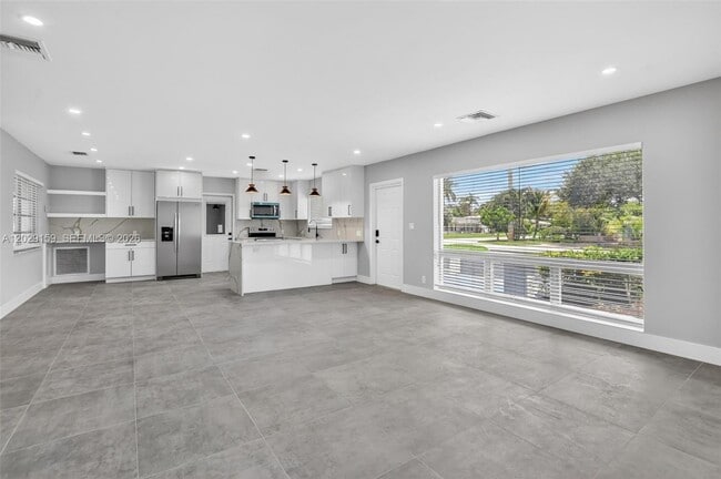 Photo - 1320 SE 10th St