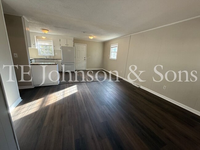 Photo - Cozy 3 Bedroom Home with Modern Touches in...