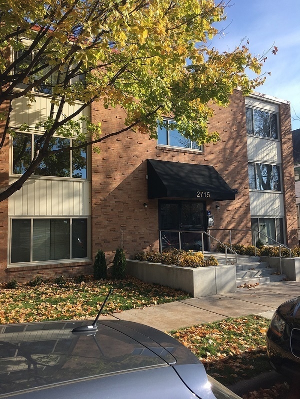 Photo - 2715 dupont ave S.