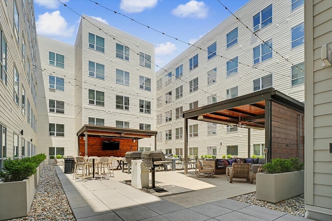 Large Courtyard | Legacy202 - Legacy202