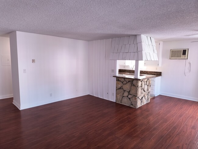 Photo - Hollywood Villa Apartments