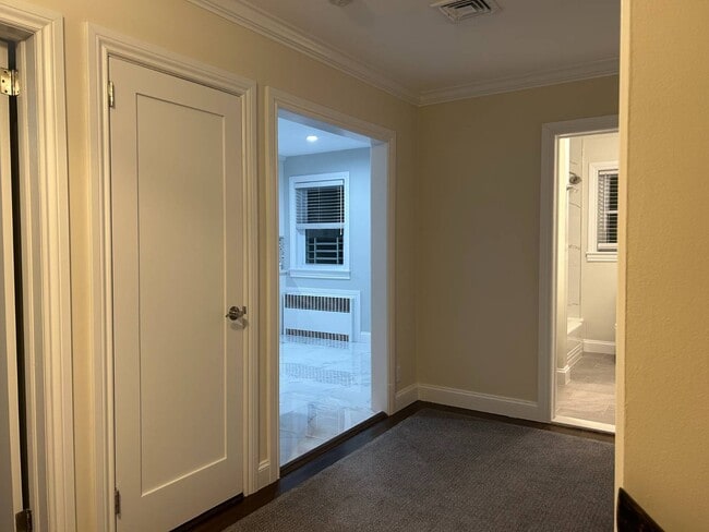 Photo - 260 Eastchester Rd