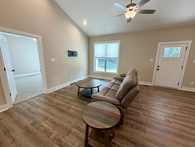 Photo - 319 Merifield Dr