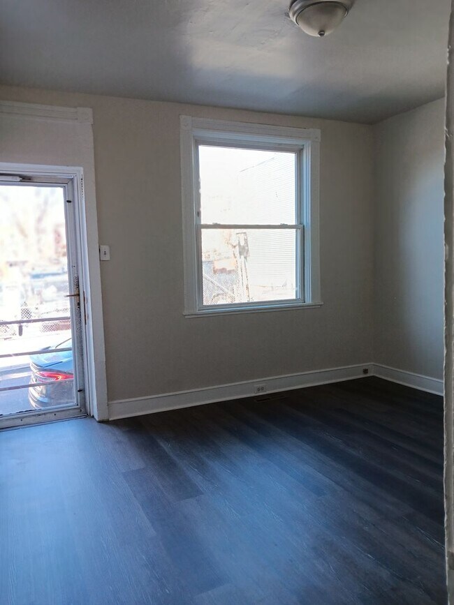 Photo - Charming 3BR Townhouse in Cabbage Hill - Section 8 Approved!