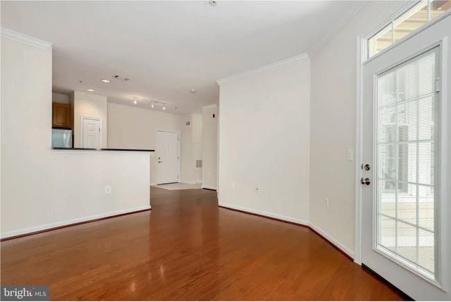 Photo - 2055 26th St S Unit 2055 26th St S #110, Arlington, VA 22206