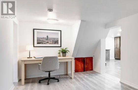 Photo - 173 Rathburn Rd