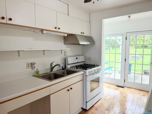 Photo - 79 S B St
