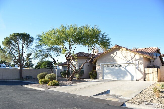 Photo - SE - SINGLE STORY 3 BEDROOM, FULLY UPGRADE...