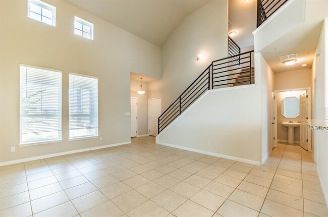 Photo - 117 Manatee Ln