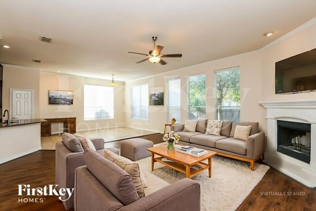 Photo - 2916 Softwood Cir