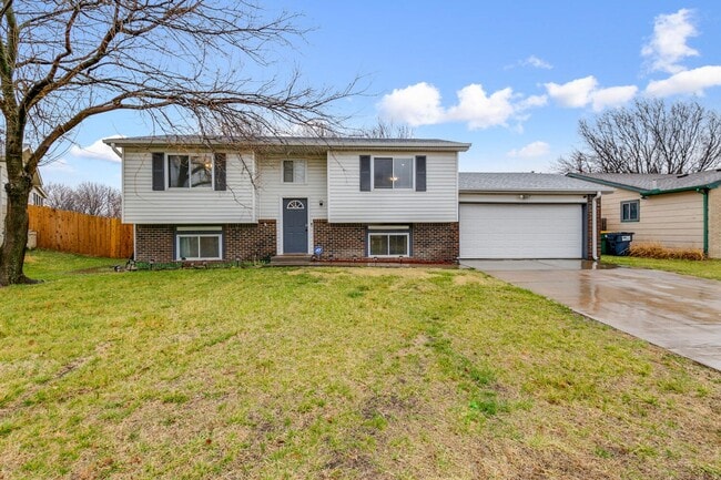 Nicely updated single family home in North... - Nicely updated single family home in North...