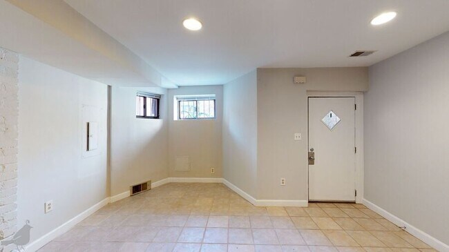 2825 13th St NW Unit B