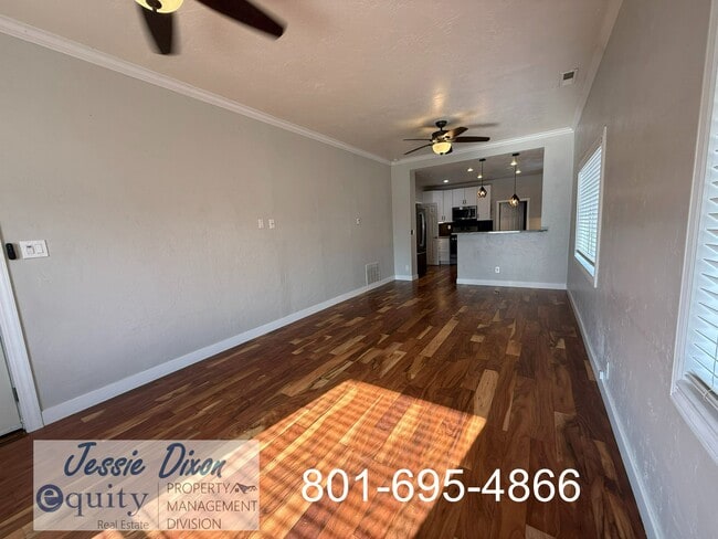 Photo - 866 E 22nd St