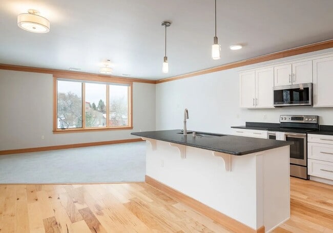 Photo - $2,295 / 2BD Luxury Condo