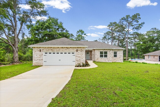 Photo - 699 Pinewood Dr