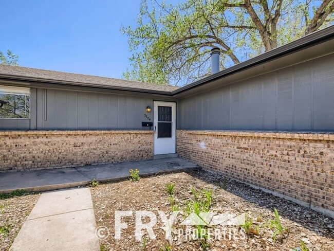 Photo - Updated large 2bed/1bath Unidad 3604