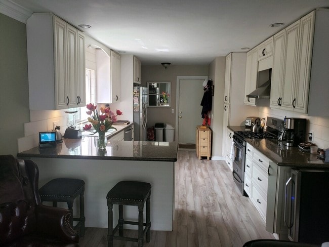 Photo - 2011 Rockefeller Ln