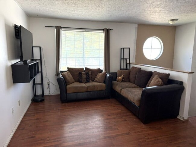Photo - 1385 Suncrest Ct