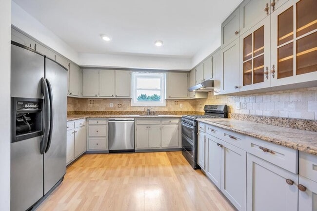 Photo - 405 Massapequa Ave Unidad second floor