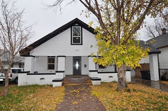 Photo - AVAILABLE NOW - Charming Fort Worth 4BR Home with Covered Porch, Private Deck & Spacious Layout N...