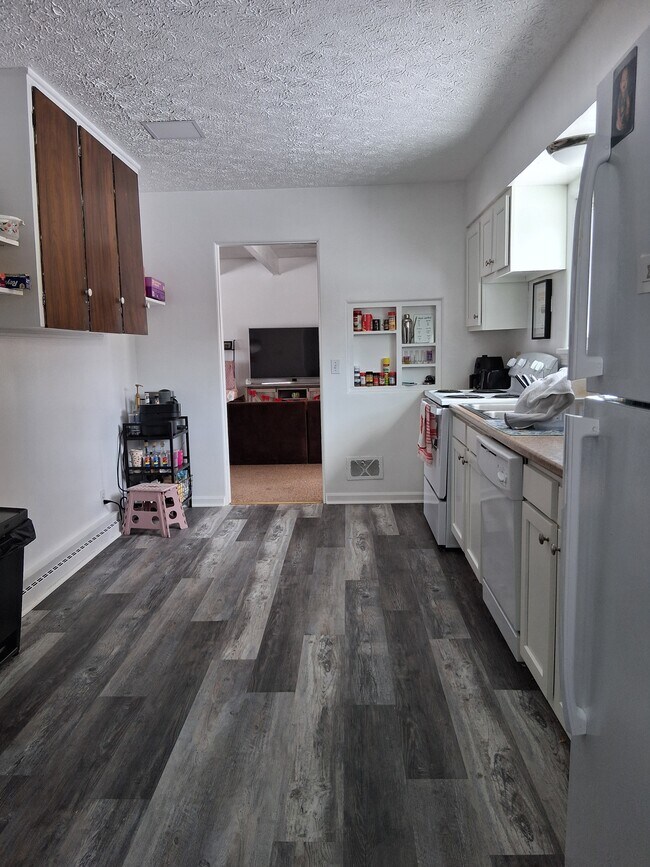 Photo - Joyanne Court