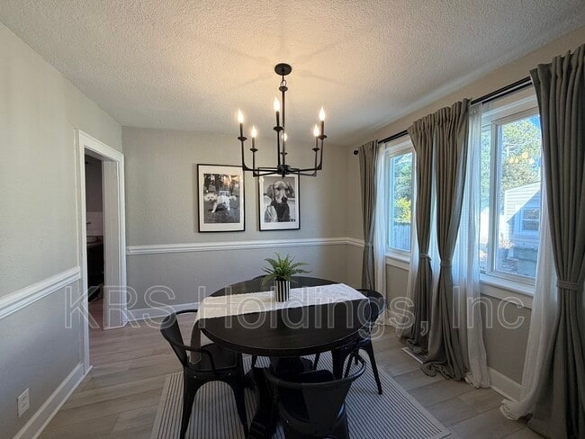 Photo - 1088 Norview Ave