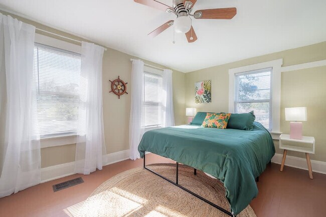 Photo - 5706 N Suwanee Ave Unit ID1271940P