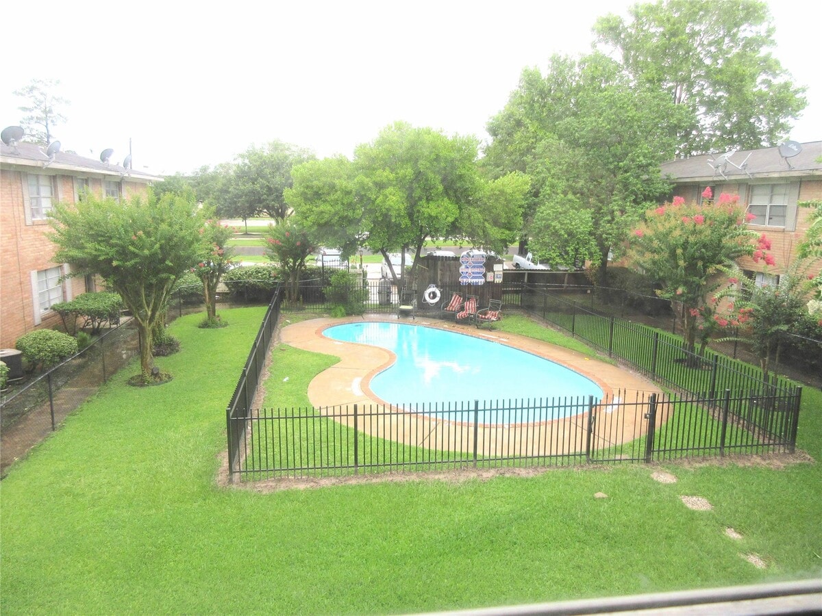 Photo - 1230 Shadowdale Dr Unit 12