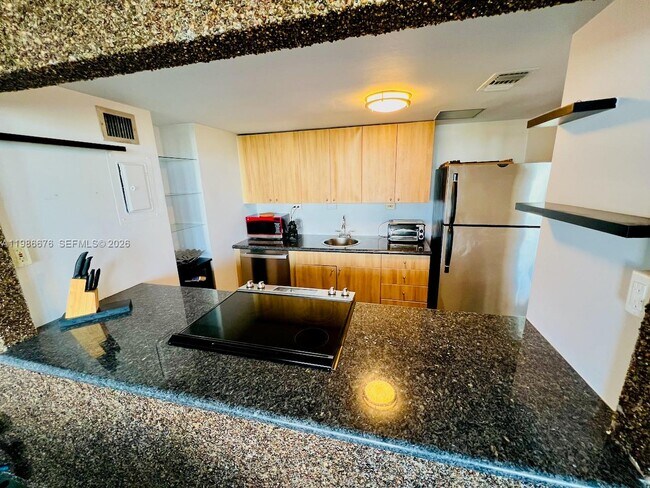 900 Bay Dr Unit 411