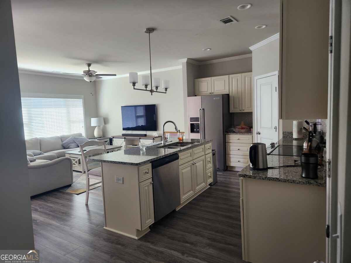 Photo - 302 Cashes Dr