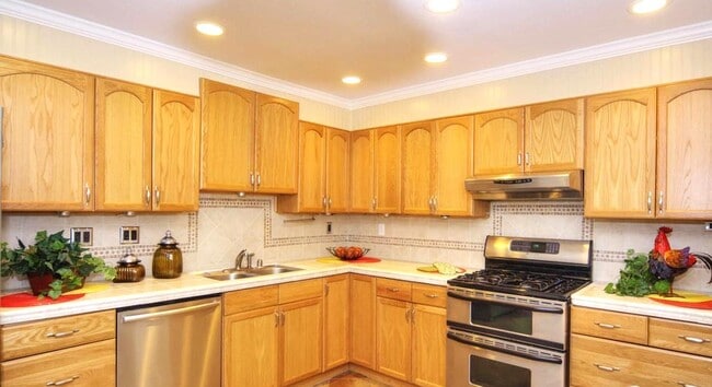 Photo - 3384 Burgundy Dr