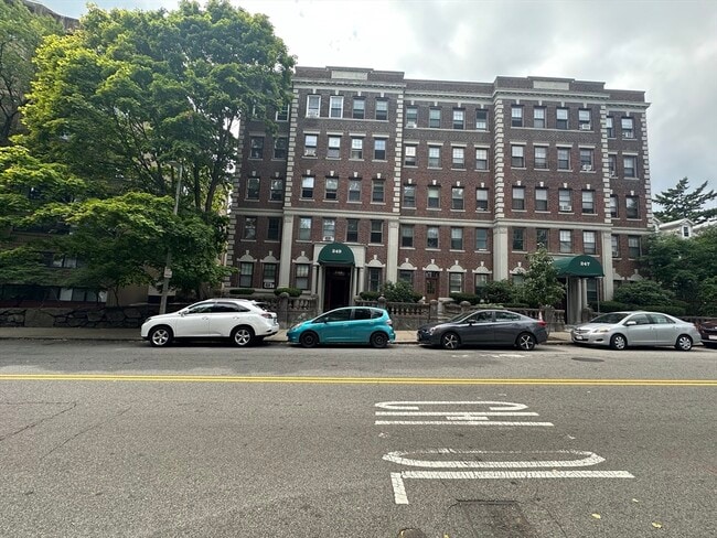 Building Photo - 249 Chestnut Hill Ave Unit 31