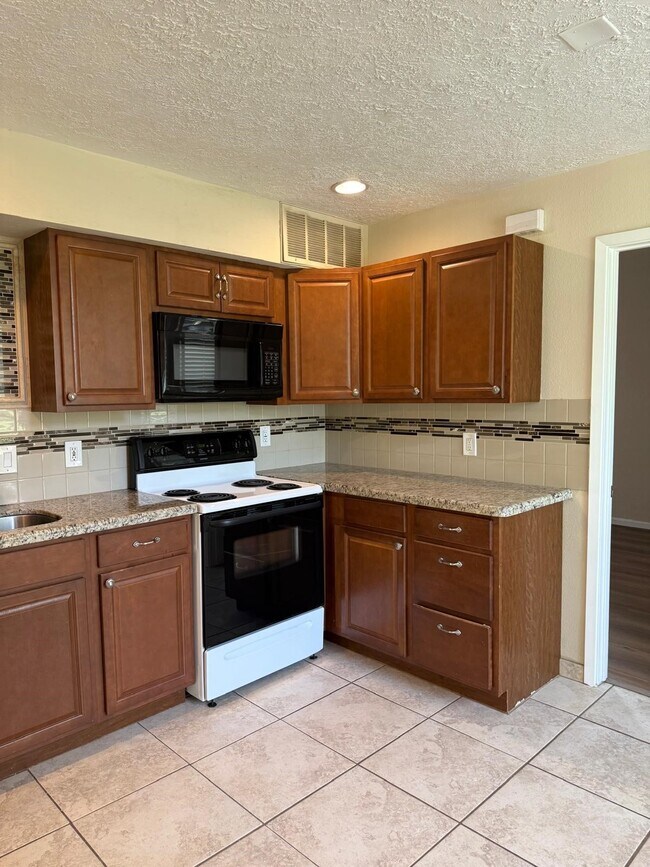 Photo - 12900 Walden Rd Unit 1012 J