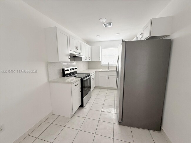 Photo - 2645 SW 28th Ct Unidad 2647