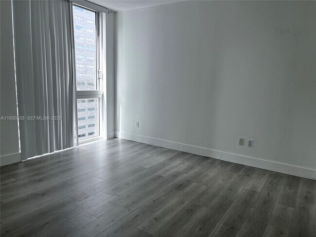 Photo - 335 S Biscayne Blvd Unidad 2701