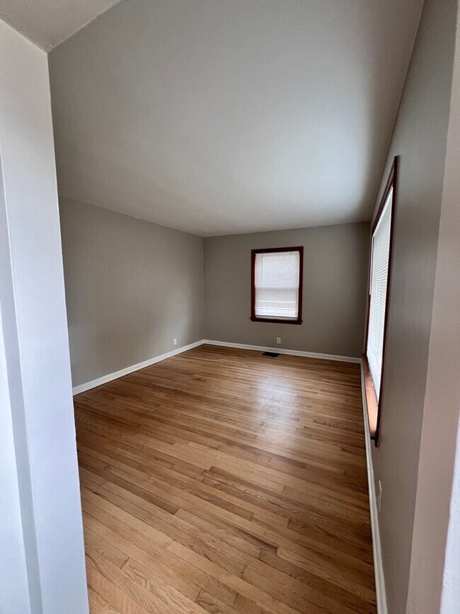 Photo - 1300-1302-1302 E Howard Ave Unidad 1300-Lower