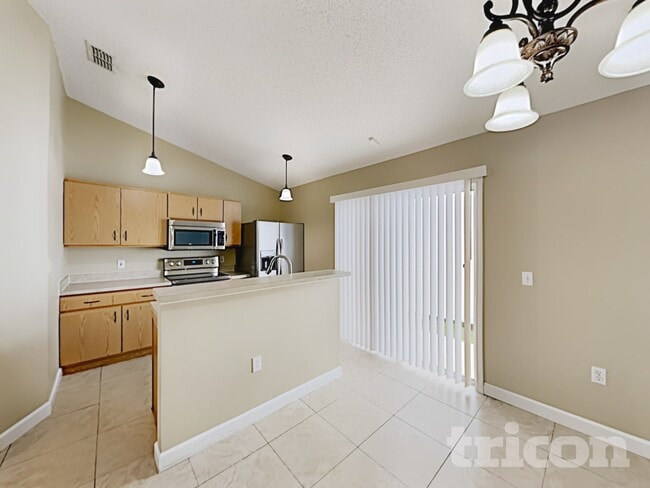 Photo - 6836 Playpark Trail W