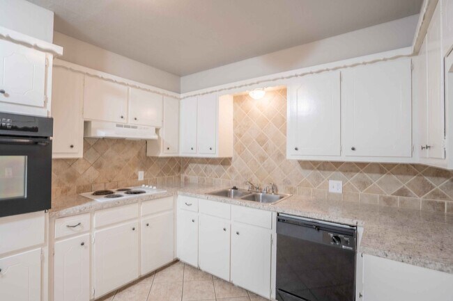 Photo - E 23rd St Duplex Unidad 10924