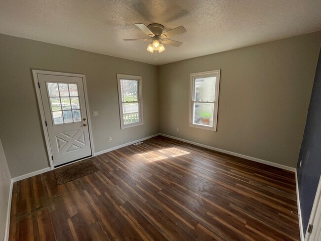 Photo - 133 N Locust St Unit Apt 1