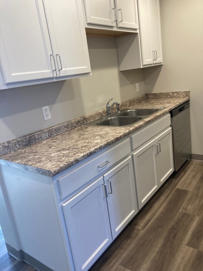 Photo - 95 Village St