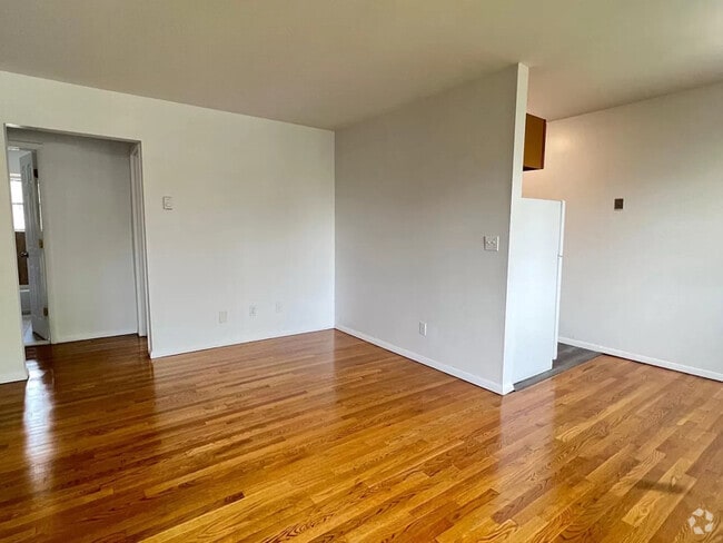 Building Photo - 333 Passaic St Unit 4b Rental