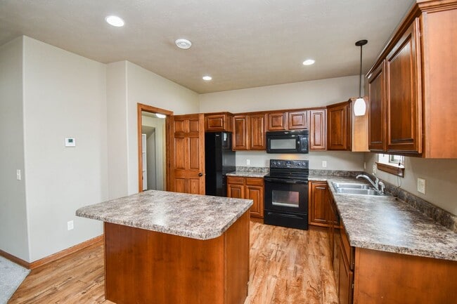Building Photo - 8413 W 53rd St Rental