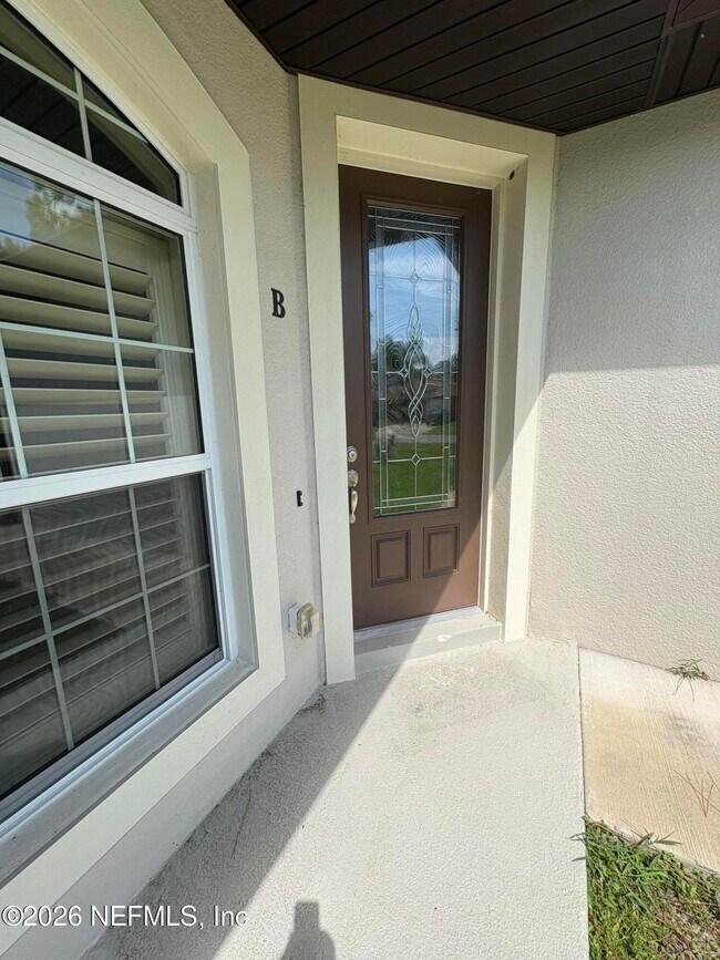 20 Eton Ln