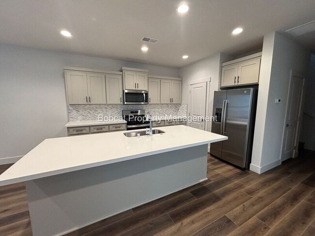 Photo - 1112 Little Ln