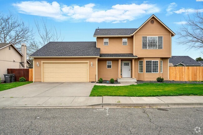 Building Photo - Beautiful Updated Home