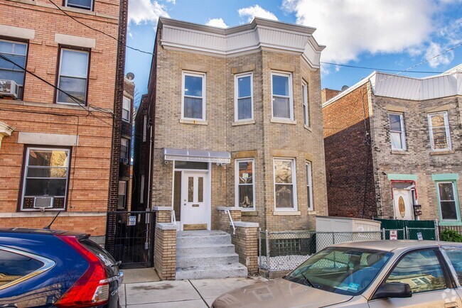 Building Photo - 211 65th St Unit 1 Rental